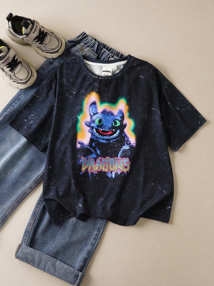 SHEIN How to Train Your Dragon Tween Boy Summer Casual Letter & Dragon Print Round Neck Short Sleeve T-Shirt - Black - View 1