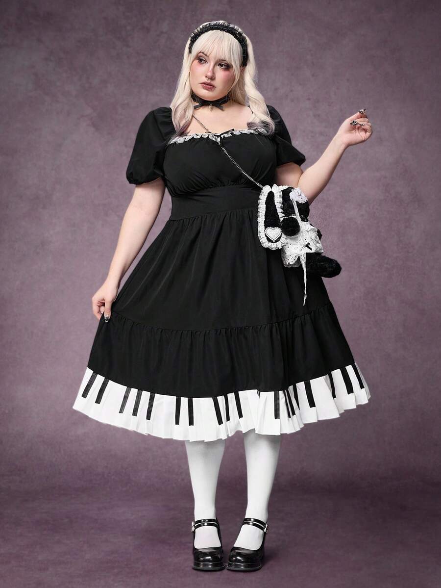 ROMWE Goth Đầm cỡ lớn dành cho nữ, kiểu dáng vintage Y2K, xếp ly, phối ren, họa tiết bàn phím đàn piano, thắt eo. - màu đen - Xem 1