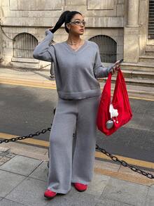 SHEIN EZwear Plus Size Women Solid Color Raglan Sleeve V-Neck Sweater And Knitted Pants Casual Suit - Grey - View 4