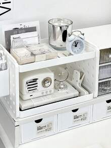 1个ins风双层镂空桌面收纳架，带挂钩、笔筒和储物架