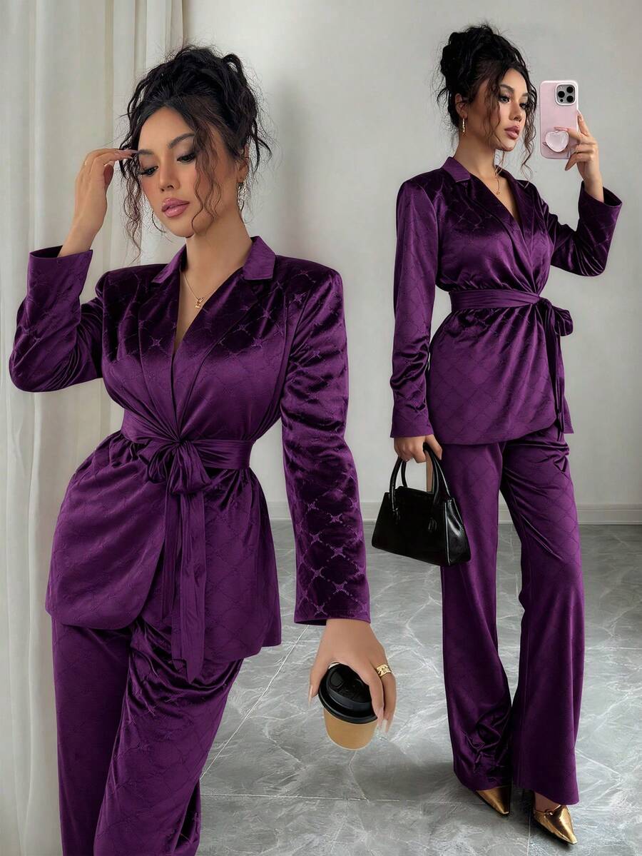 Traje de mujer - chaqueta de traje suelto con cinturón ajustable, cuello de traje clásico + diseño de manga larga, material brillante, textura lingge de estampado oscuro superpuesta, adecuado para desplazamientos, banquetes, fiestas de Negocios y otras ocasiones de alta gama - Morado - Ver 1