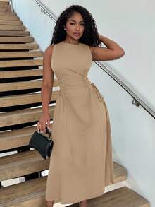 Alexandranx 黑色約會夜側面十字交叉露背綁帶細節長洋裝 - 卡其色 - 查看 1