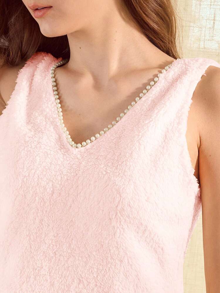 CONJUNTO DE PIJAMA MACIO COM CONTAS DE PÉROLAS FALSAS