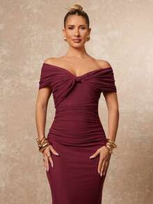 Lumalex 简约复古的闪亮假日派对装扮,适合锐舞音乐节、郊游、游泳度假、波西米亚风、户外婚礼、宴会、成人礼、海滩、海边、海滩度假、复活节、波西米亚风海滩户外婚礼派对、成人礼、返校派对等场合。这款女士优雅复古酒红色网纱露肩扭褶修身连衣裙,剪裁贴身,尽显曼妙身姿,是春夏酒红色连衣裙、新年连衣裙、宰牲节派对连衣裙、酒红色垂褶连衣裙、优雅女士连衣裙、舞会礼服、情人节约会连衣裙的理想之选。 - 酒紅色 - 查看 11