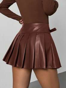 SHEIN PETITE Falda de cuero plisada con hebilla de diseño sólido en color marrón chocolate para mujer, para otoño e invierno, falda plisada de cuero, falda skater, atuendos de otoño para mujer, ropa de invierno para mujer, ropa de Halloween, estilo casual de negocios, estilo de mujer de dinero antiguo - Marrón Chocolate - Ver 2