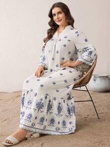 SHEIN Essnce Đầm dài màu be mơ thêu họa tiết, cổ chữ V, tay lửng, màu xanh dương, dành cho nữ cỡ lớn, thời trang xuân/hè, thanh lịch, rộng rãi, thoải mái, cơ bản, tôn dáng, thích hợp mặc hàng ngày. Trang phục mùa xuân, trang phục đi nghỉ mát cho nữ, quần áo cho mẹ và con gái. - trắng - Xem 5