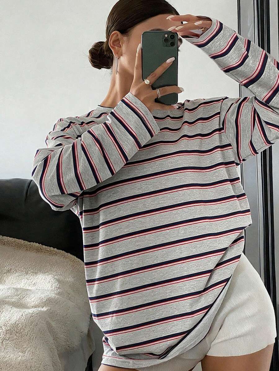DAZY 女款素色圓領寬鬆長袖長版T恤,適合校園穿著 - 灰色 - 查看 1