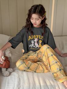 Dazy Kids 少女标语卡通狗印花圆领T恤和格子裤睡衣套装（春季款） - 深灰色 - 查看 1