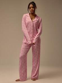 MUSERA ESSENTIALS Bộ đồ ngủ gồm áo dài tay cài cúc bằng vải modal in hình trái tim màu hồng và quần ống đứng cạp chun, đồ lót gợi cảm cho mùa đông, hẹn hò, buổi tối, kỳ nghỉ xuân. - Nhiều màu - Xem 5