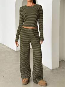 SHEIN Tall Bộ đồ ngủ nữ mặc nhà thoải mái, gồm áo thun dài tay cổ tròn kẻ sọc và quần ống rộng thẳng kẻ sọc, thích hợp mặc hàng ngày, chơi thể thao, mùa xuân hè, đi học. Bộ hai mảnh kẻ sọc nâu, bộ hai mảnh dài tay kẻ sọc. - xanh quân đội - Xem 9