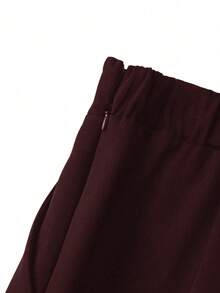 GlowEve CURVE 大码女式纯色优雅3D花卉装饰双口袋时尚百搭个性喇叭裤 - 酒紅色 - 查看 4