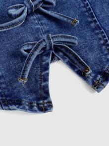 SHEIN Girlism 少女时尚休闲Y2K舒适简约蝴蝶结设计蓝色吊带牛仔上衣，柔软舒适，适合日常穿着，也是少女春夏服装的理想之选。 - 深色水洗藍 - 查看 3