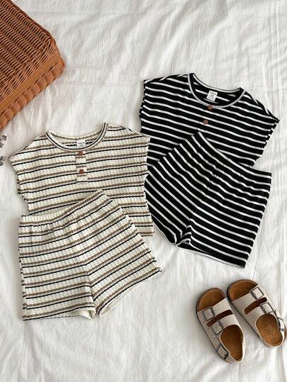 SHEIN 4件套男女宝宝休闲可爱条纹圆领短袖T恤、针织上衣、背心和短裤套装，春夏服装，婴儿套装