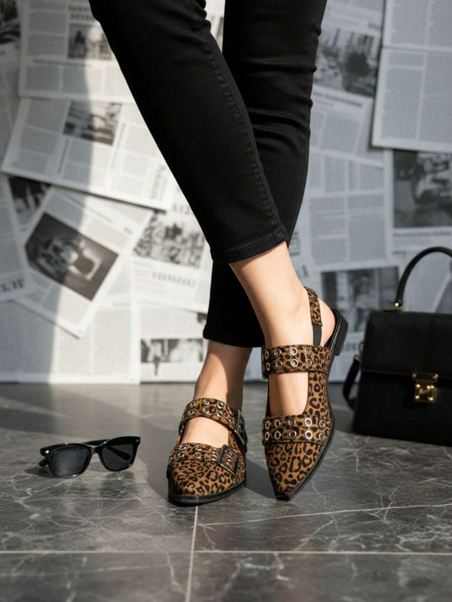 Balerinas rojas de charol para mujer con ojales a la moda, punta puntiaguda, con hebilla en el tobillo y suela antideslizante, ideal para looks casuales o de oficina. - Leopardo - Ver 1