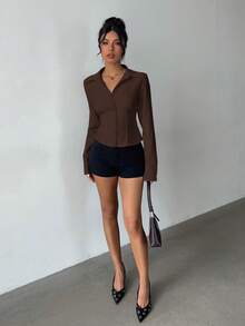 Aloruh 女士优雅棕色纯色褶皱腰身短袖/长袖衬衫，通勤、日常穿着、办公场合皆宜。 - 棕色 - 查看 8