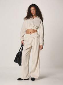 MISSGUIDED Ruched Cropped Hoodie With Long Sleeves And Elastic Waistband For Casual Fall Winter Streetwear - Apricot - View 2