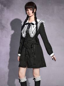 ROMWE Goth 哥特式暗黑娃娃十字尖领撞色蕾丝条纹修身A字迷你连衣裙 - 黑與白 - 查看 4