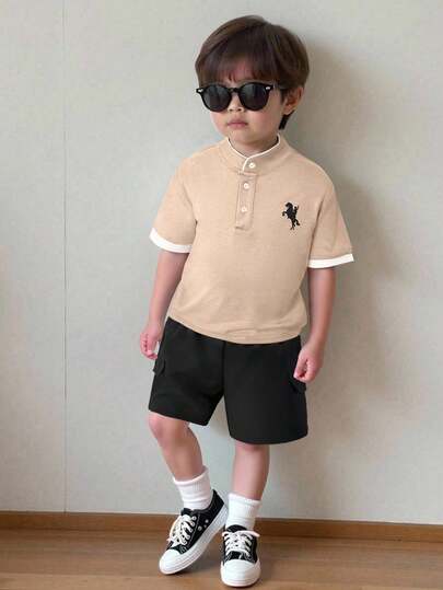 SHEIN 2pcs/Set Young Boys' Comfortable Stand Collar Contrast Color Casual Fashion Daily Versatile Knit Shirt T-Shirt And Woven Shorts, Suitable For Spring/Summer, Daily Wear, Sports, Outings, School, Gatherings, Festivals, Performances, Photography