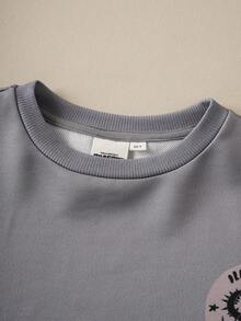 SHEIN How to Train Your Dragon Tween Boy Casual Letter & Dragon Print Crew Neck Sweatshirt, Autumn - رمادي - مشاهدة 3
