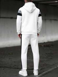 Manfinity CasualCool 男士秋冬撞色连帽卫衣+抽绳腰运动裤，浅灰色拼接，休闲百搭，适合室内外穿着。男士运动套装，男士运动服套装，男士灰白套装，男士两件套，白色男士慢跑服，休闲运动服，日常休闲、周末旅行、户外活动、探险旅行、轻松的工作环境或半正式场合，男友/老公礼物，周年纪念礼物 - 白色 - 查看 2