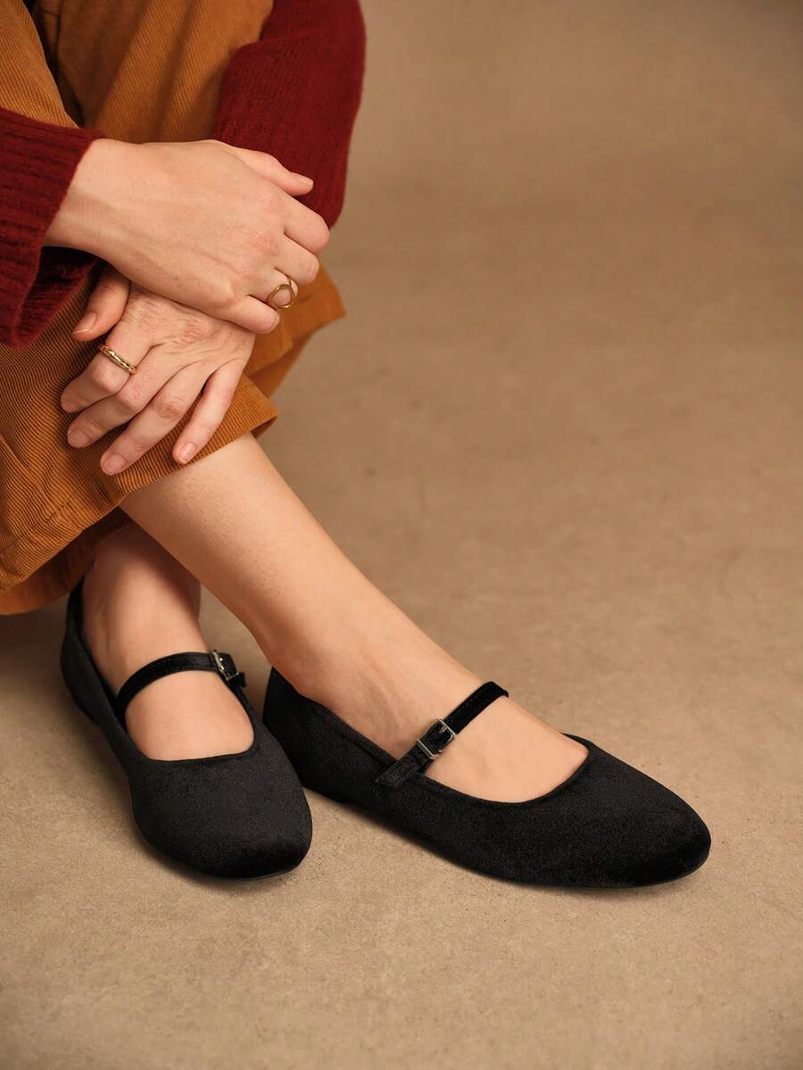 Rosivie Women's Casual Versatile Commuting Minimalist Flats For Christmas - Black - View 1