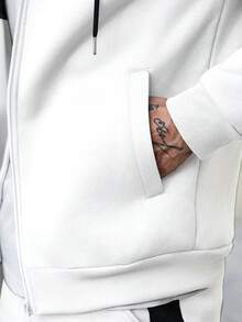 Manfinity CasualCool 男士秋冬撞色连帽卫衣+抽绳腰运动裤，浅灰色拼接，休闲百搭，适合室内外穿着。男士运动套装，男士运动服套装，男士灰白套装，男士两件套，白色男士慢跑服，休闲运动服，日常休闲、周末旅行、户外活动、探险旅行、轻松的工作环境或半正式场合，男友/老公礼物，周年纪念礼物 - 白色 - 查看 5