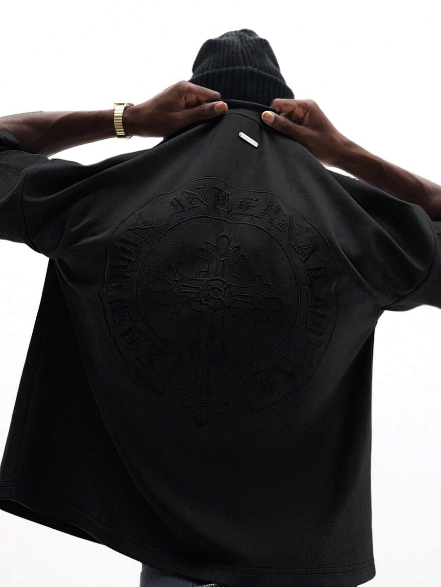 SUMWON 常规款男士压纹十字细节短袖圆领T恤 休闲街头哥特风纯色 - 黑色 - 查看 1