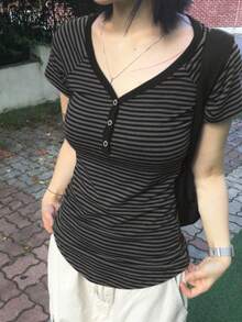 少女Y2K风格条纹短袖V领纽扣开襟插肩袖修身T恤 夏季