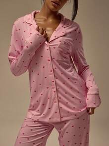 MUSERA ESSENTIALS Bộ đồ ngủ gồm áo dài tay cài cúc bằng vải modal in hình trái tim màu hồng và quần ống đứng cạp chun, đồ lót gợi cảm cho mùa đông, hẹn hò, buổi tối, kỳ nghỉ xuân. - Nhiều màu - Xem 2