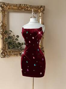 Lovelzi 优雅奢华黑色天鹅绒手工珠宝装饰船领修身短款派对连衣裙 - 紫紅色 - 查看 7