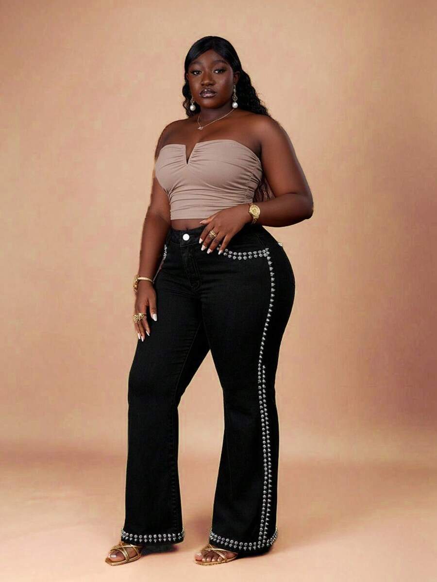 CurvyTilda Plus Size Fashion Commuter Rivet Decorated Denim Jeans, For Hourglow & Hourglass Body Shape