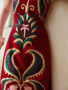 MOTF PREMIUM 女士度假花卉刺绣连衣裙 - Fiery Red - 查看 3