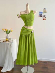 Soleia 2pcs Women's Green Textured Knit Crop Top With Metallic Flower Accent & Low Waist Maxi Skirt Set, Suitable For Vacation, Beach, Date, Music Festival, Boho Style - Green - View 3
