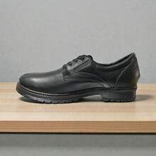 ZAPATO PARA CABALLERO, CORTE PIEL, FORMAL, SUELA TR, CON AGUJETAS, CON GRABADO EN PARTE ALTA, COMODOS - NEGRO - Ver 2