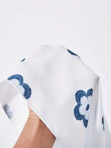 SHEIN MODELY Robe pour filles en jean avec imprimé floral patchwork de couleur unie, avec bretelles réglables, taille en A, convient pour le port casual au quotidien au printemps/été