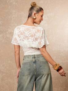 Lumalex 女士浪漫花卉蕾丝不对称短袖露脐时尚上衣，适合派对、秋冬时尚、优雅休闲、秋季时尚、周末、魅力四射、春秋季工作装、婚礼、节日、假期、生日、情人节、海滩度假等场合。 - 白色 - 查看 2