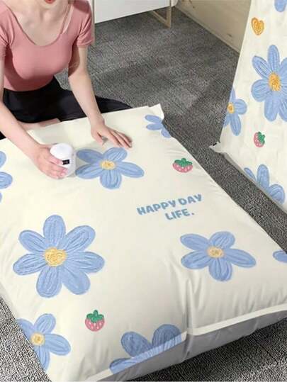 4个花卉图案真空收纳袋。大容量，节省空间，压缩密封袋，适用于存放被子、枕头、毯子、床上用品、衣物、棉被、床单等。密封、防潮、防尘。塑料材质，拉链封口。容量提升80%。