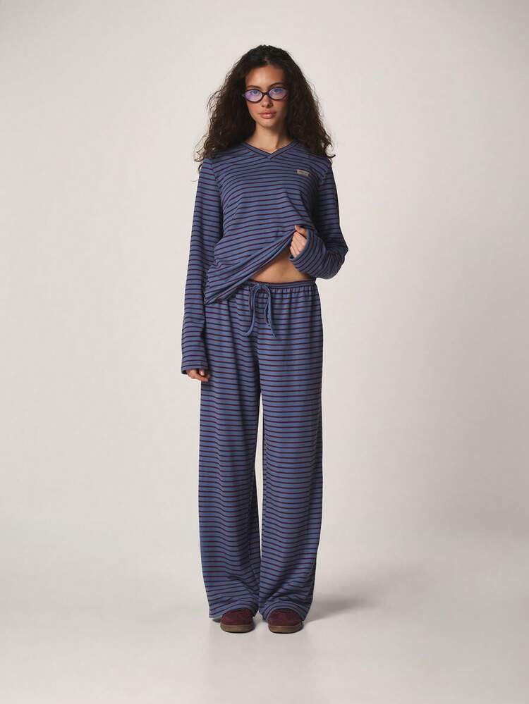 MISSGUIDED Conjunto de ropa de estar en casa de dos piezas con top de manga larga con cuello en V y pantalones de pierna ancha con patrón de rayas horizontales