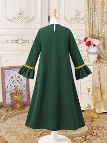 Elegant Floral Trim Dress For Tween Girls Fashionable, Luxurious, Versatile White Dress With Sophisticated Pattern - Dark Green - View 2