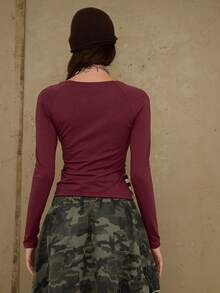 COUREZ Áo tay dài dáng ôm raglan kẻ sọc / /Thời trang mùa xuân Y2K cho nữ, áo đi chơi, áo dự tiệc, áo mùa hè, áo tay dài phong cách đường phố, áo mùa xuân hè, phong cách Gorpcore, thời trang đường phố - Màu Đỏ Sâu - Xem 3