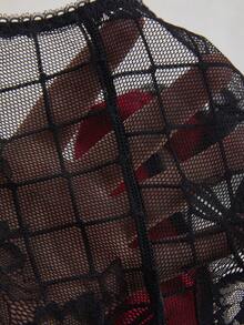 2pcs Women's Charming Black & Red Heart Lace Criss-Cross Mesh Rose Design Panties - Multicolor - View 4