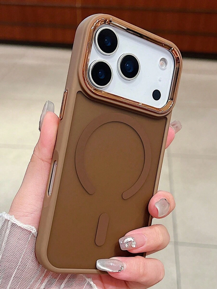 1 pieza Funda de teléfono con película de lente de cámara chapada en metal mate, compatible con iPhone 17 Pro Max, compatible con carga inalámbrica magnética, cubierta protectora de material de PC - Dorado - Ver 1