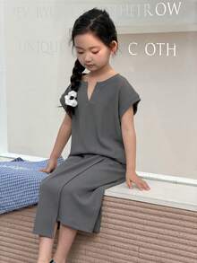 DAZY 2pcs/Set Young Girls V-Neck T-Shirt And A-Line Textured Skirt Casual Outfit, Fall - Dark Grey - View 1