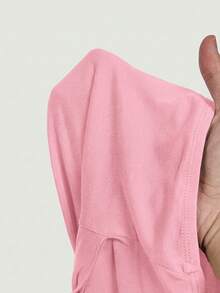 SHEIN MOD 2pcs Casual Halter Tie Metal Buckle Fitted Asymmetric Hem Camisole