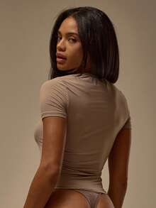 MUSERA ESSENTIALS Figurbetontes Kurzarm Polyamid Rundhals Top, gemütlich für die Freizeit, süß und sexy, Alltagsessential für Frühling und Sommer - Grau - Übersicht 4