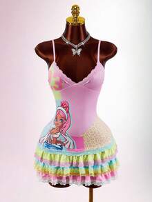 Amplova Vestido con tirantes finos de encaje y estampado Y2K con volantes en el bajo, en colores sexy rosa y morado - Multicolor - Ver 1