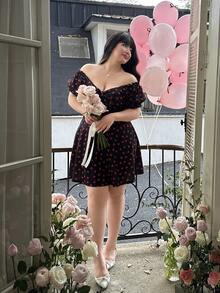 CovetEZ Đầm ngắn tay trễ vai in họa tiết quả anh đào cỡ lớn, trang phục đi nghỉ mát thanh lịch, đầm dự tiệc cưới thường ngày, đầm hè. - màu đen - Xem 1