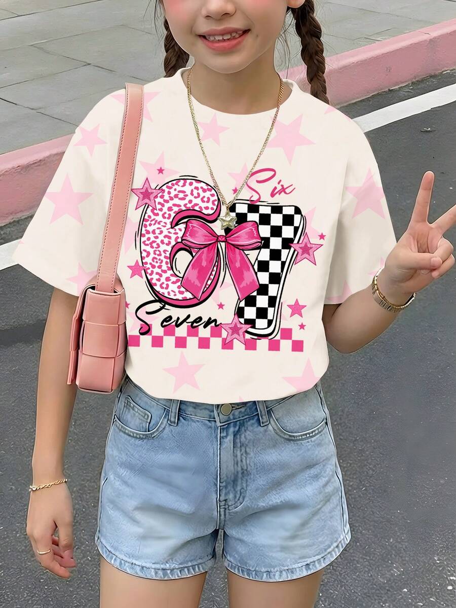 SHEIN 年轻女孩奶油杏仁色，时尚个性化棋盘格67数字，六七蝴蝶结，星星图案印花，休闲简约短袖圆领T恤，适合春夏日常穿着、外出、街头摄影、嘻哈风格，春夏外出必备，轻松舒适，时尚休闲，67数字，星星图案，新潮款式，返校季，观点，别致 - 彩色 - 查看 1