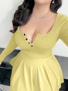 Flirla 新款优雅休闲百搭黑色U领半开襟纽扣长袖腰部褶皱修身连衣裙，A字裙摆，显瘦，度假风 - 黃色 - 查看 4