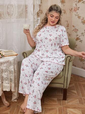 SHEIN Plus Size Women Ribbed Ribbed Ditsy Floral Pajama Set